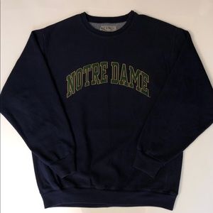 NOTRE DAME crew neck sweatshirt.